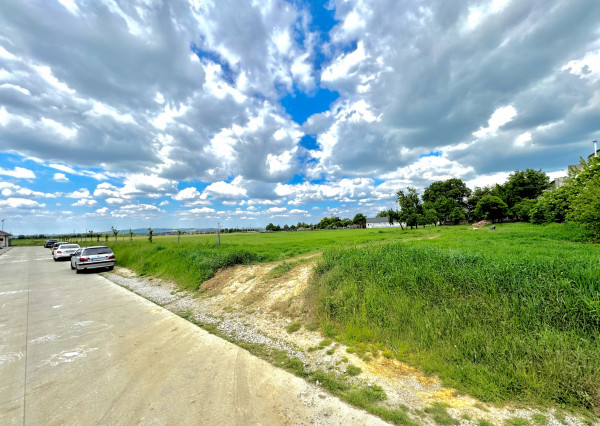 Stavebný pozemok blízko Senice – Hlboké, 1 695 m²