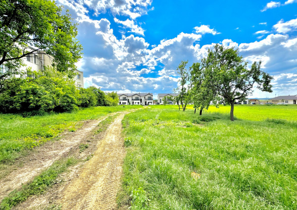 Stavebný pozemok blízko Senice – Hlboké, 1 695 m²
