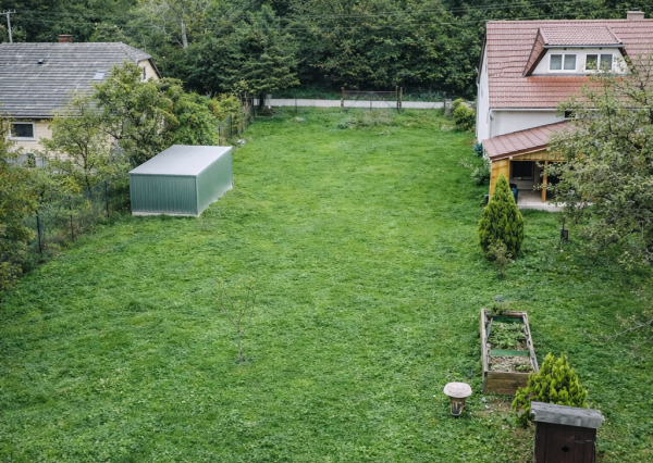 tenus Reality – Ovocný sad v tichej lokalite Svrčkov jarok