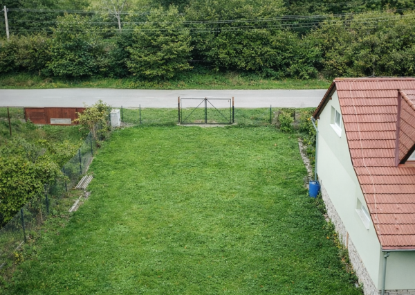 tenus Reality – Ovocný sad v tichej lokalite Svrčkov jarok