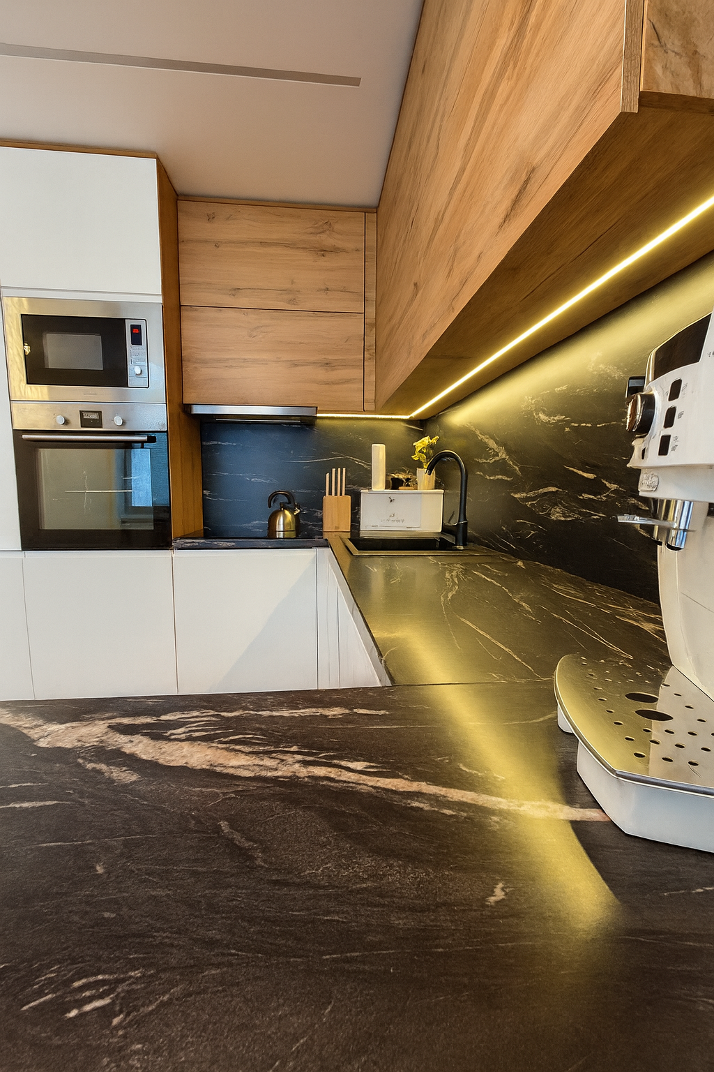 tenus Reality - ponúka luxusný 3-izbový byt s balkónom